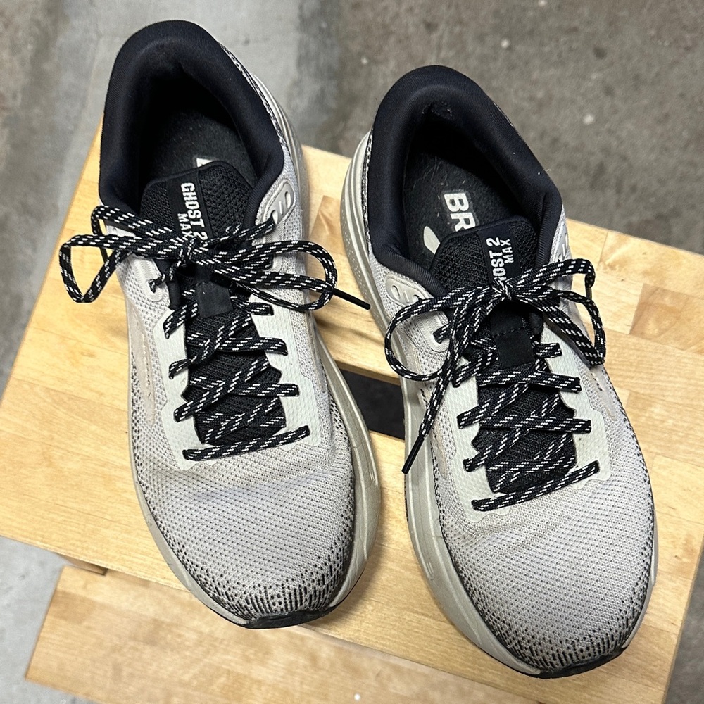Brooks Ghost Max 2 Sneakers - Black and Cream/Tan - Picture 2 of 5